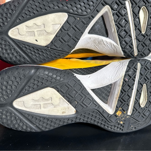 LeBron elite basketball sneakers main image 9